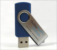 cle-usb-plastique-et-pivot-en-metal-1