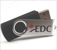 cle-usb-plastique-et-pivot-en-metal-4