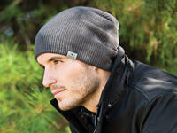 tuque-en-tricot-decontractee-roots-0