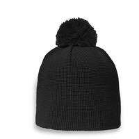 tuque-en-tricot-et-pompon-1